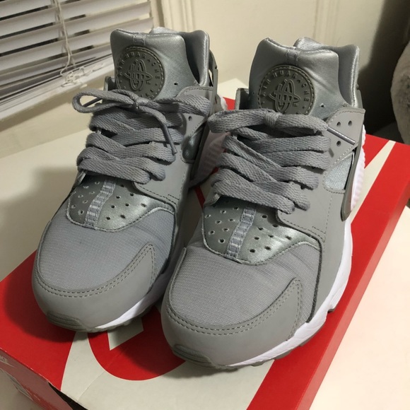 air huarache light grey